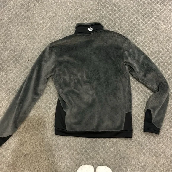 mountain hardwear soft zip up - Picture 4 of 4